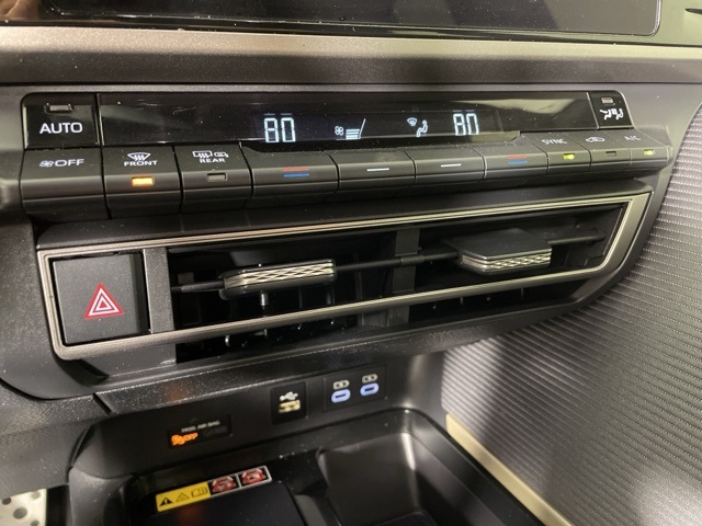 2025 Toyota Camry SE photo 24