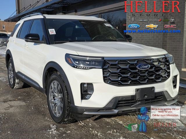 2025 Ford Explorer Platinum's photo