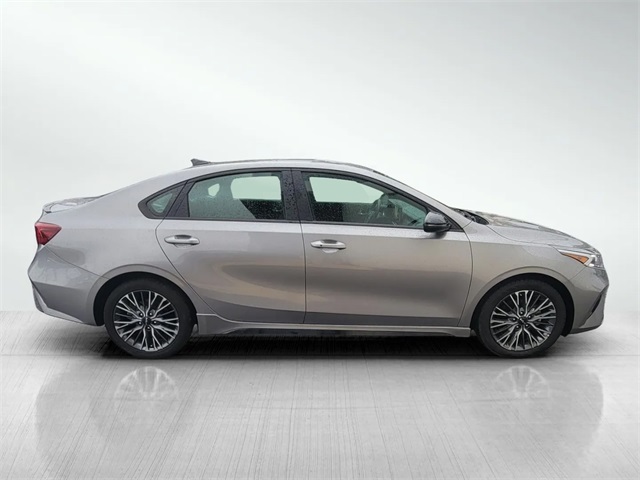 2024 Kia Forte GT-Line photo 3