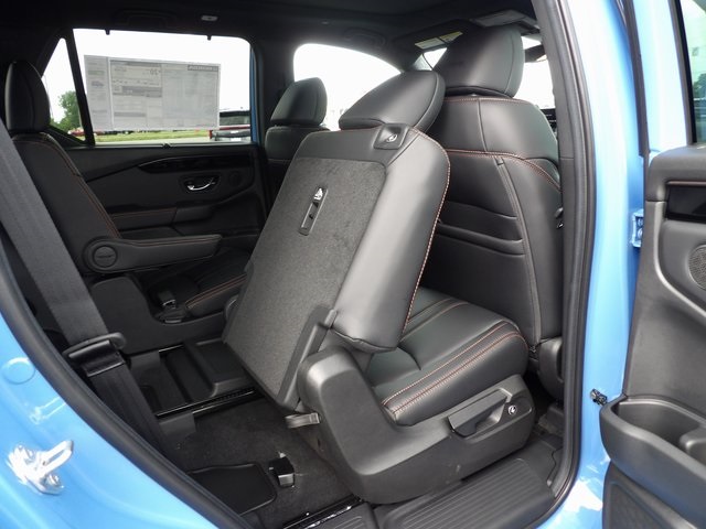 2025 Honda Pilot TrailSport photo 48