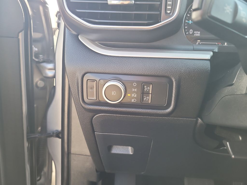 2022 Ford Explorer XLT photo 16