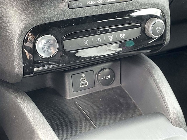 2025 Ford Escape ST-Line photo 4