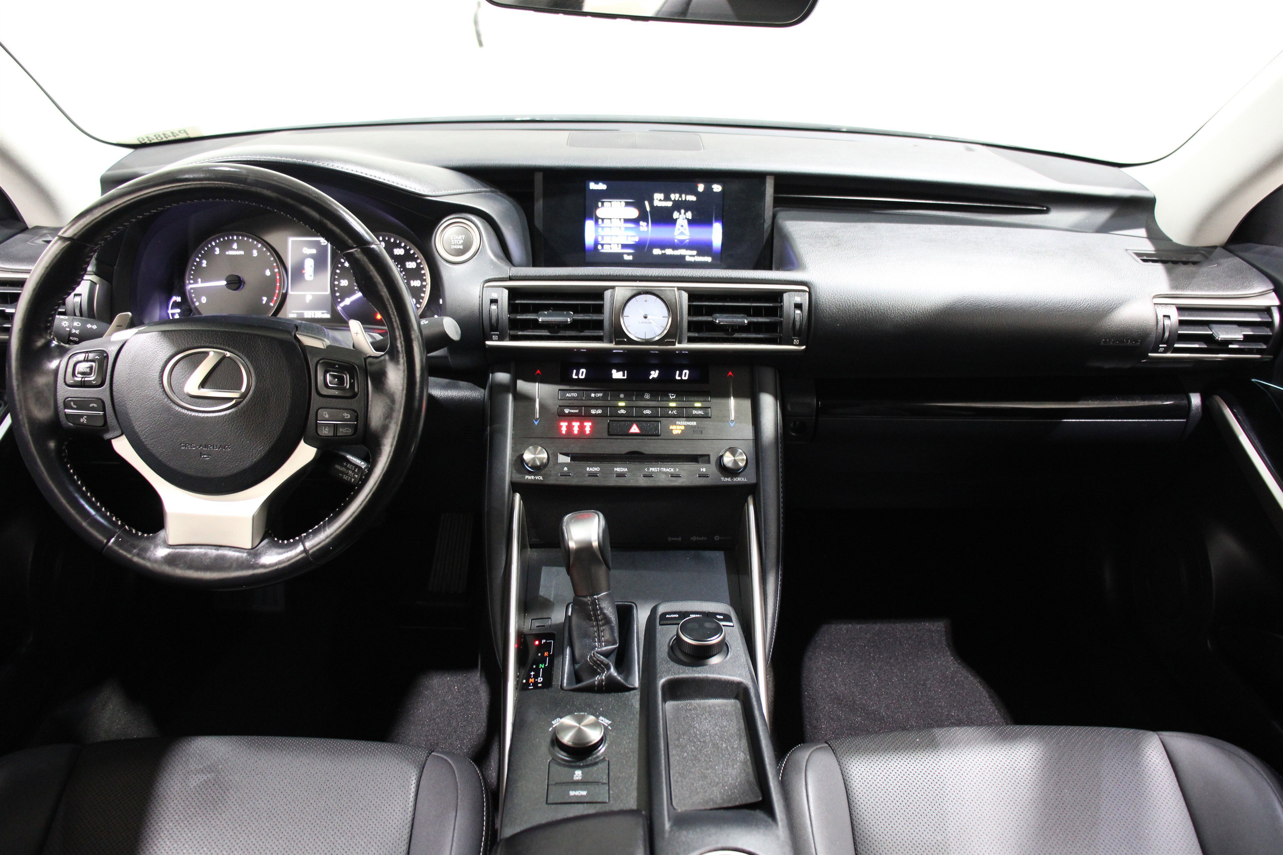 2020 Lexus IS 300 photo 2