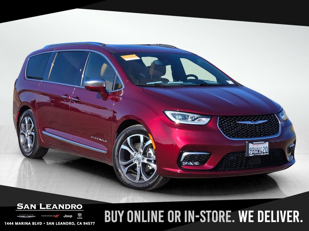 2022 Chrysler Pacifica Pinnacle's photo