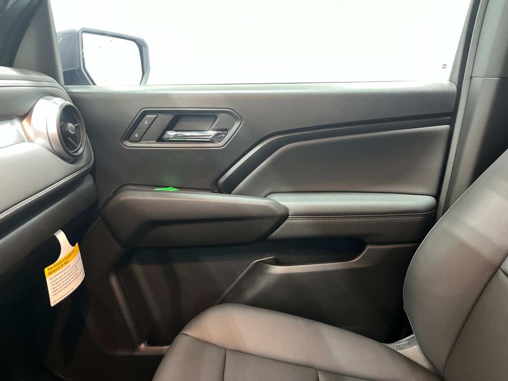 2026 Chevrolet Colorado LT photo 28