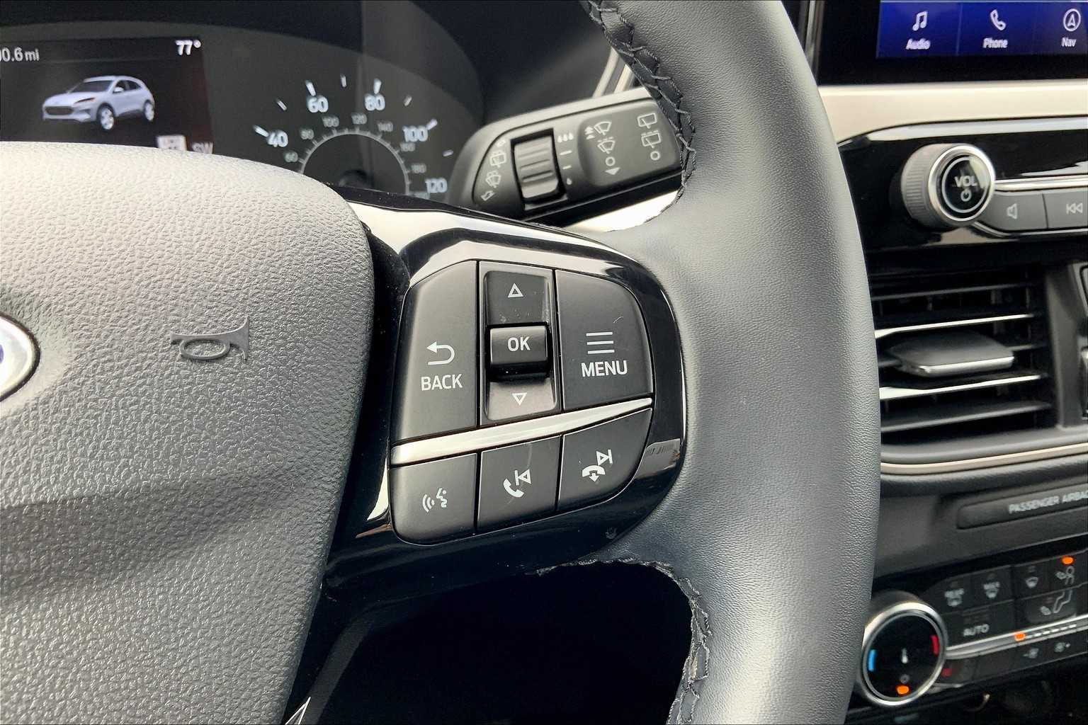 2022 Ford Escape SEL photo 23