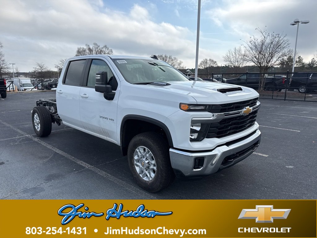 2026 Chevrolet Silverado HD LT's photo