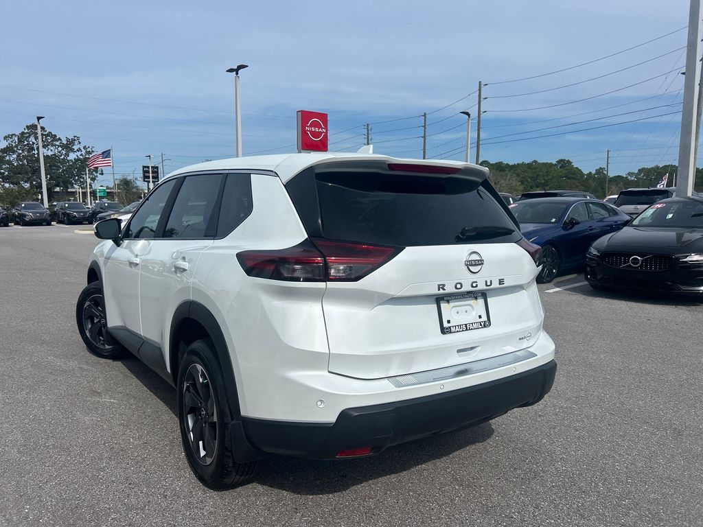 2026 Nissan Rogue SV photo 4