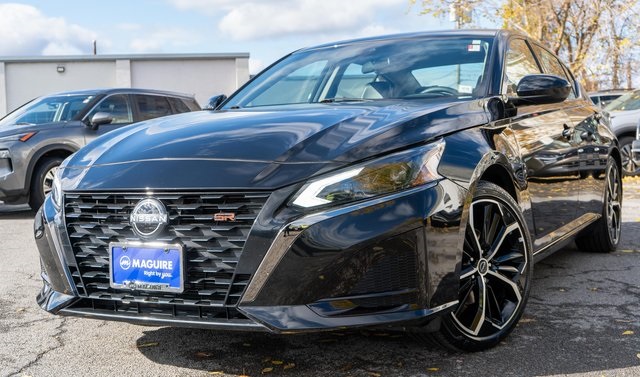 2024 Nissan Altima SR's photo