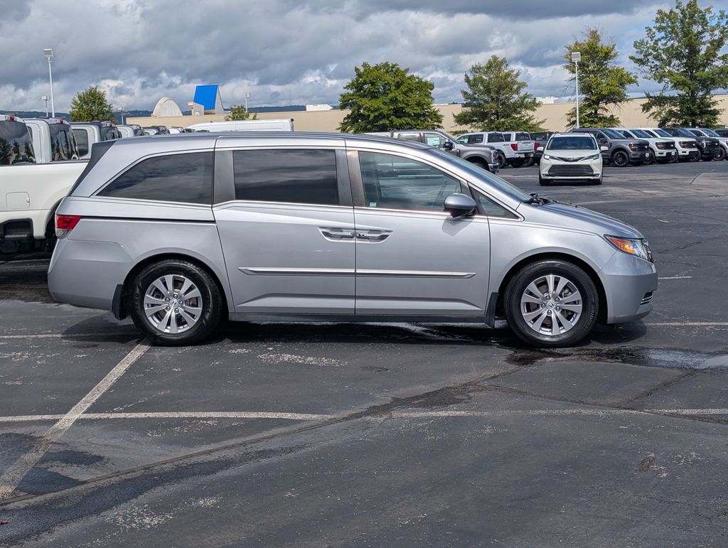 2016 Honda Odyssey EX-L photo 3