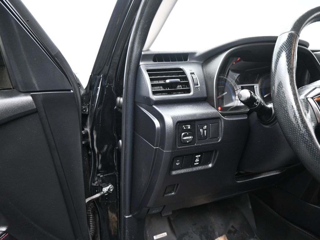 2017 Toyota 4Runner SR5 photo 19