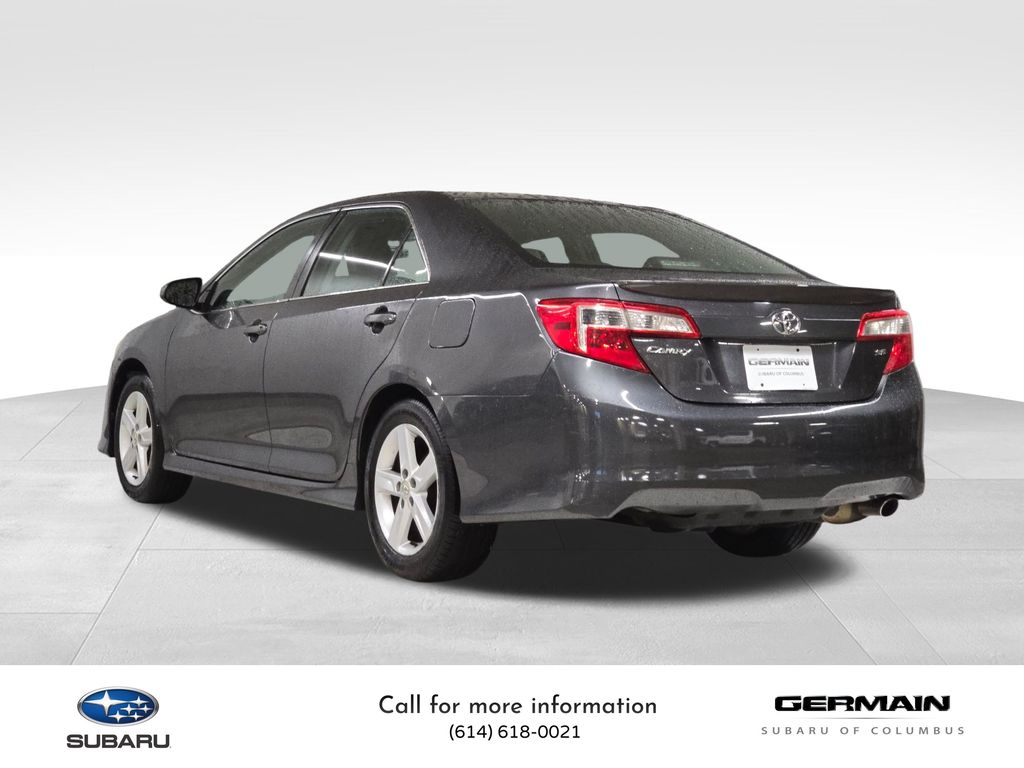 2012 Toyota Camry SE photo 4
