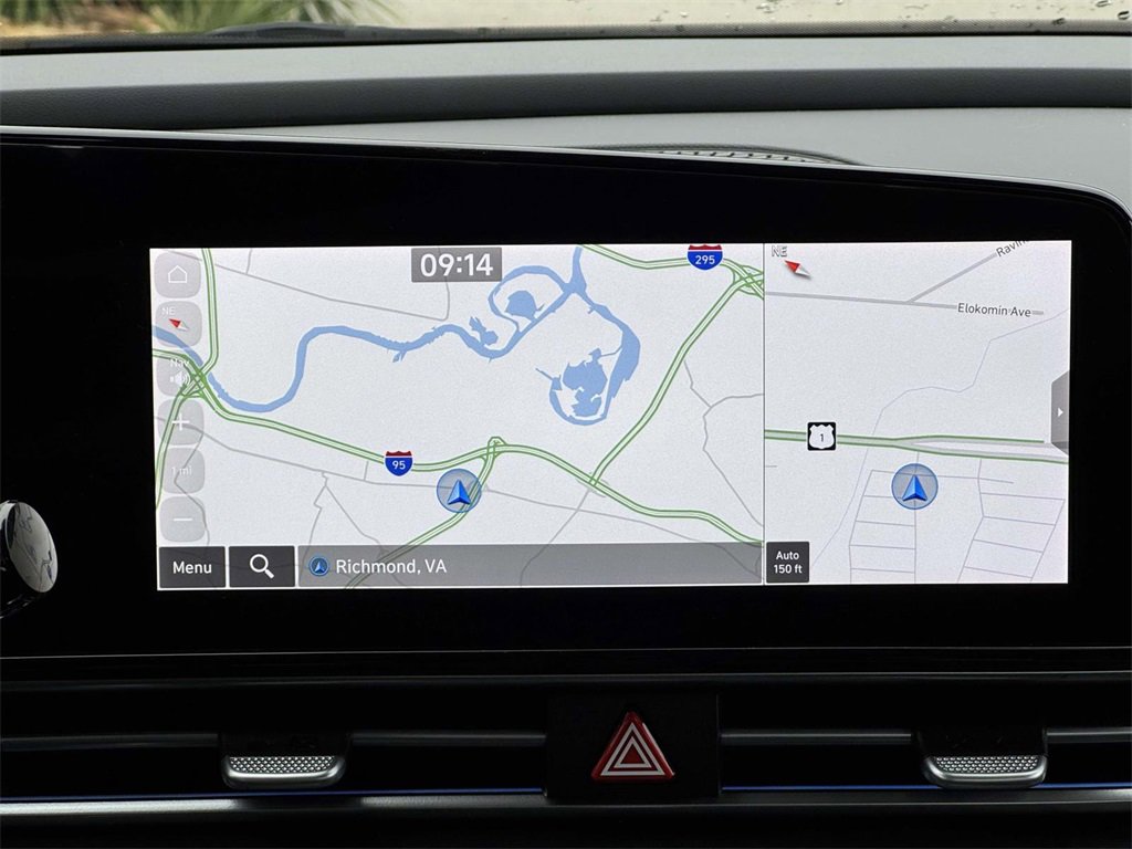 2024 Hyundai Elantra SEL photo 3