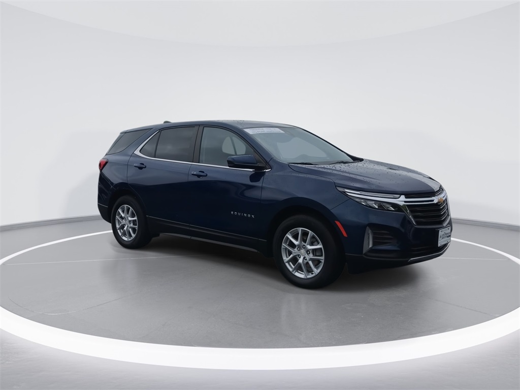 2023 Chevrolet Equinox LT photo 2