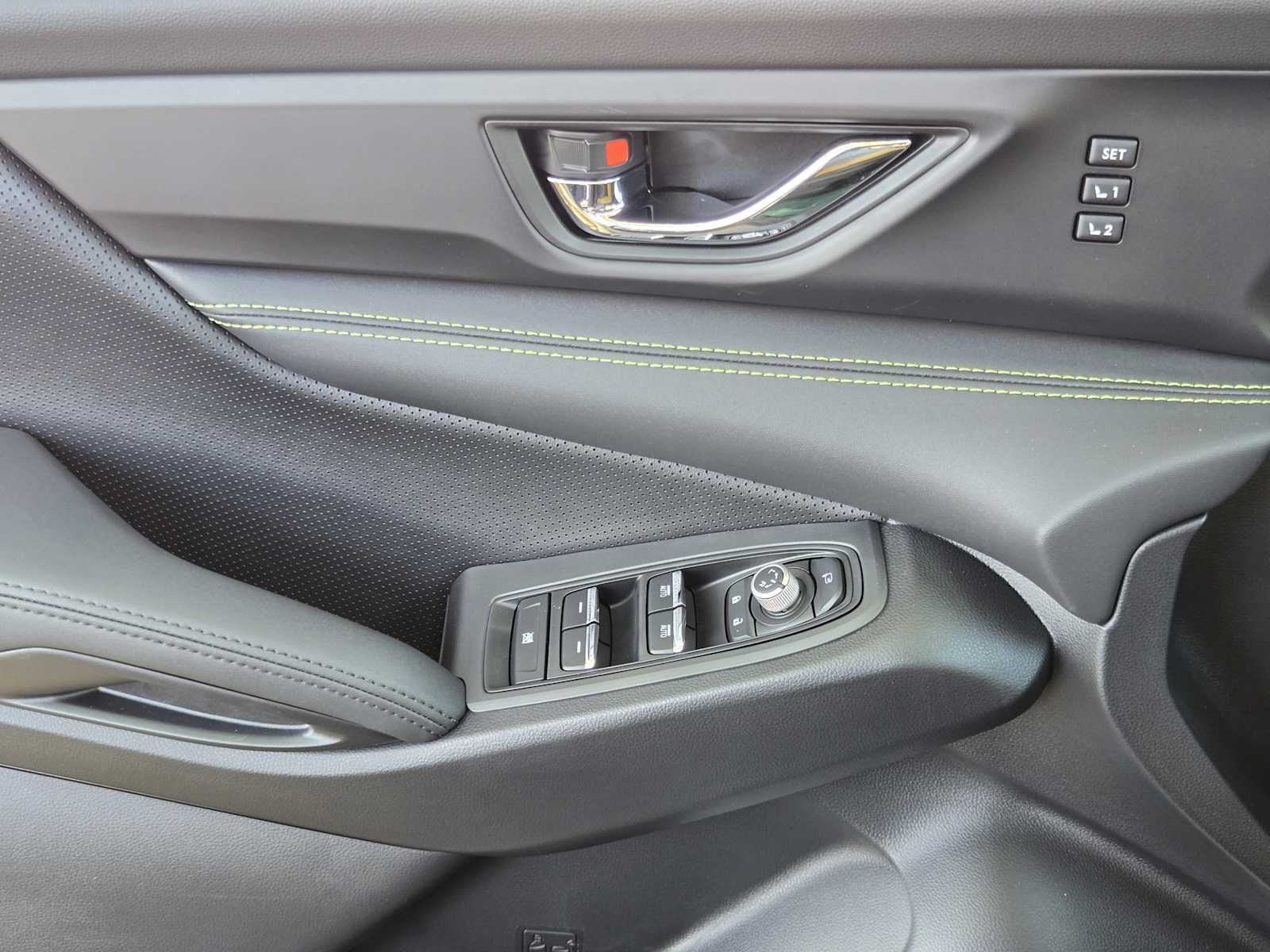 2025 Subaru Ascent Onyx Edition Touring photo 12
