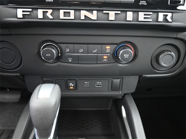 2025 Nissan Frontier SV photo 4
