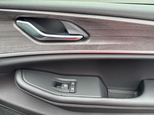 2025 Jeep Grand Cherokee Limited photo 18