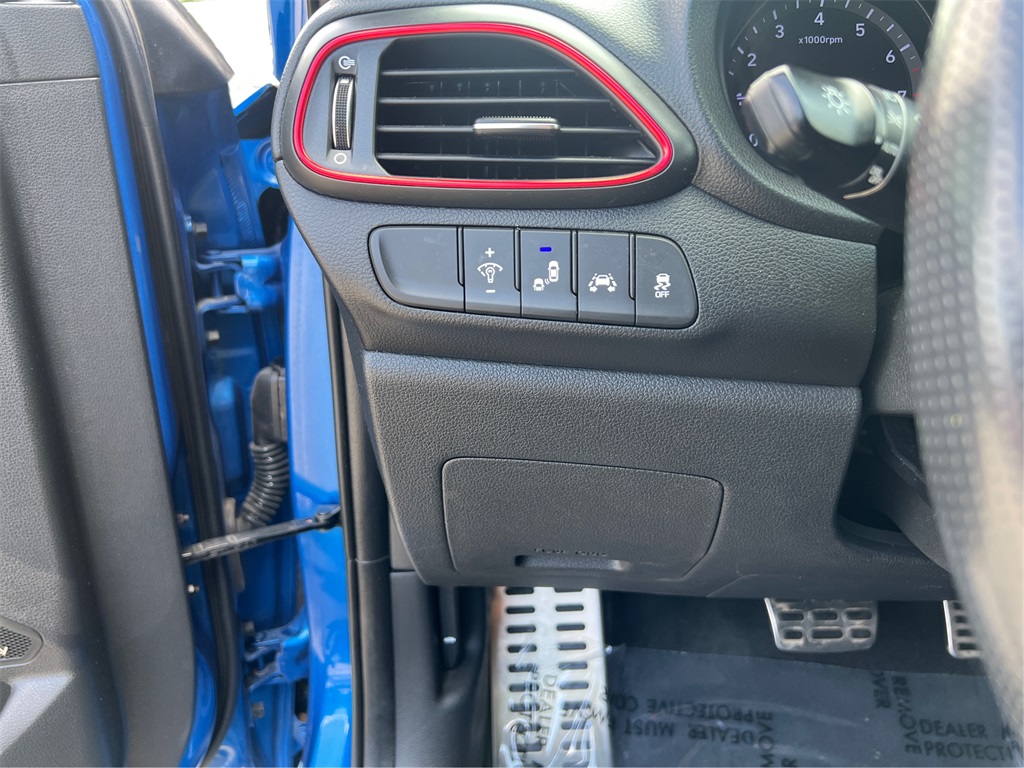 2018 Hyundai Elantra GT Sport photo 18