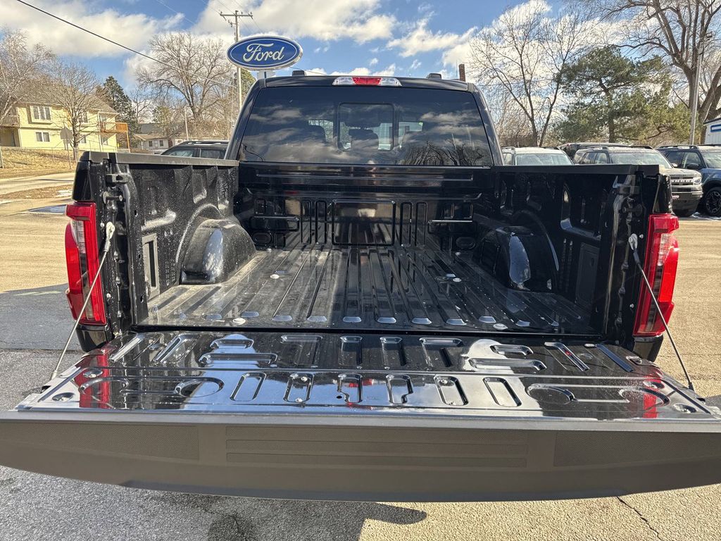 2025 Ford F-150 XLT photo 10