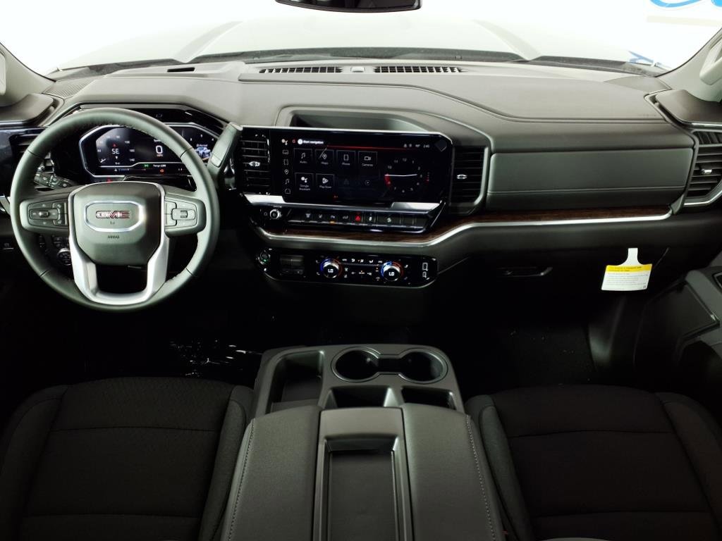 2025 Gmc Sierra 2500 HD SLE photo 3