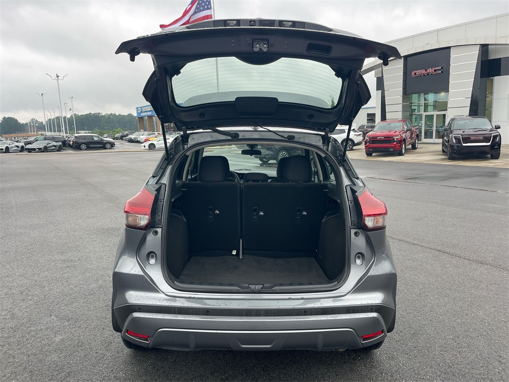 2021 Nissan Kicks S photo 25