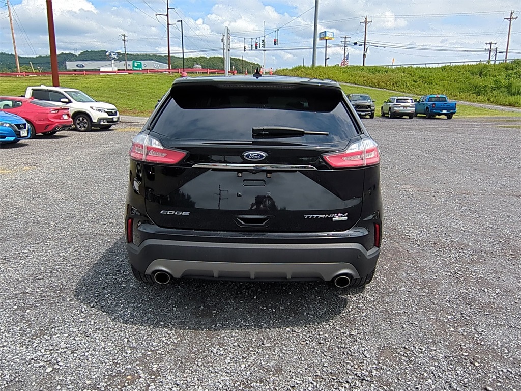 2020 Ford Edge Titanium photo 4
