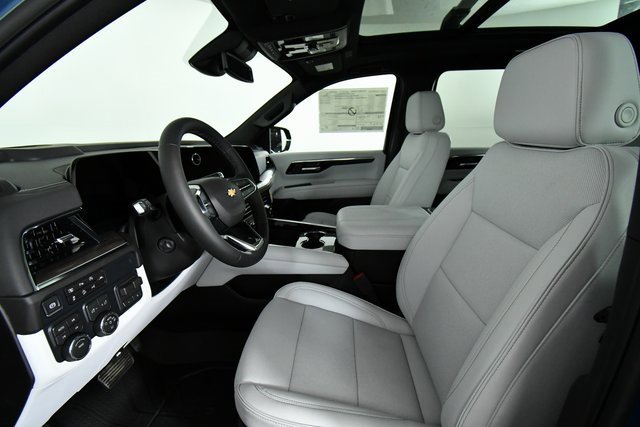 2026 Chevrolet Suburban Premier photo 2