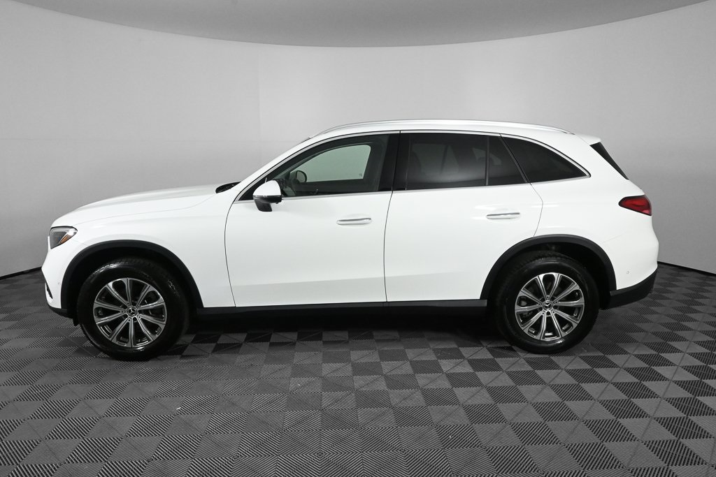 2024 Mercedes Benz GLC 300 4MATIC photo 2