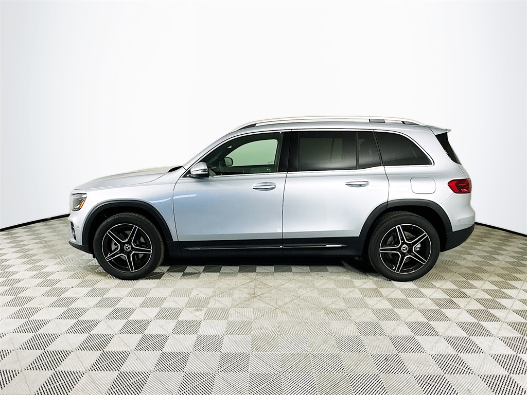 2026 Mercedes Benz GLB 250 photo 4