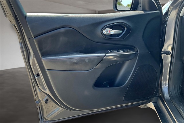 2019 Jeep Cherokee Trailhawk photo 21