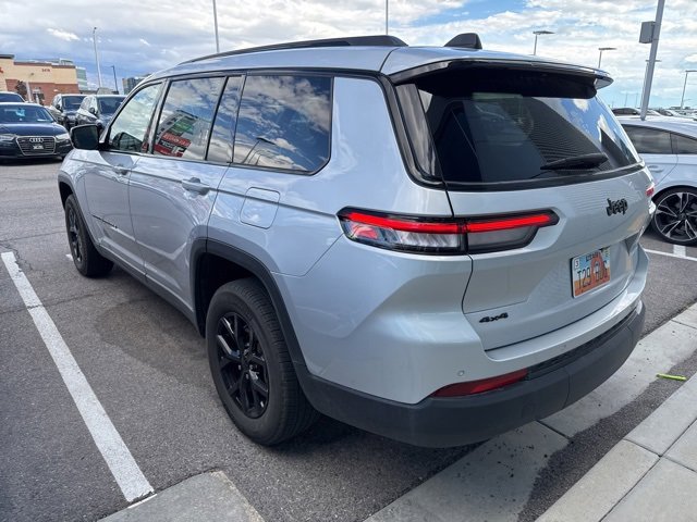2024 Jeep Grand Cherokee Altitude photo 2