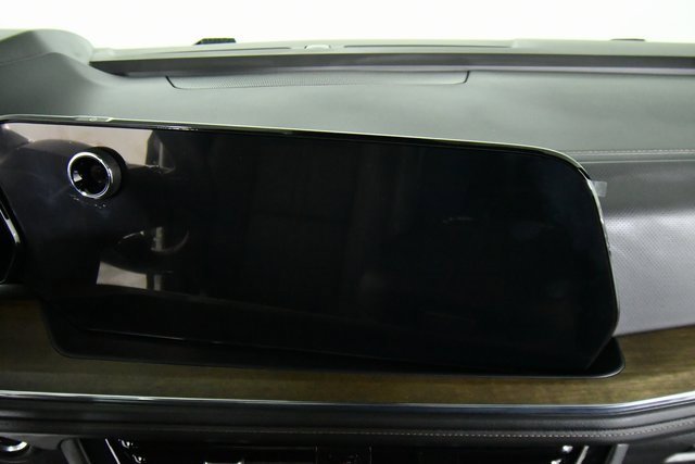 2025 Chevrolet Suburban High Country photo 3