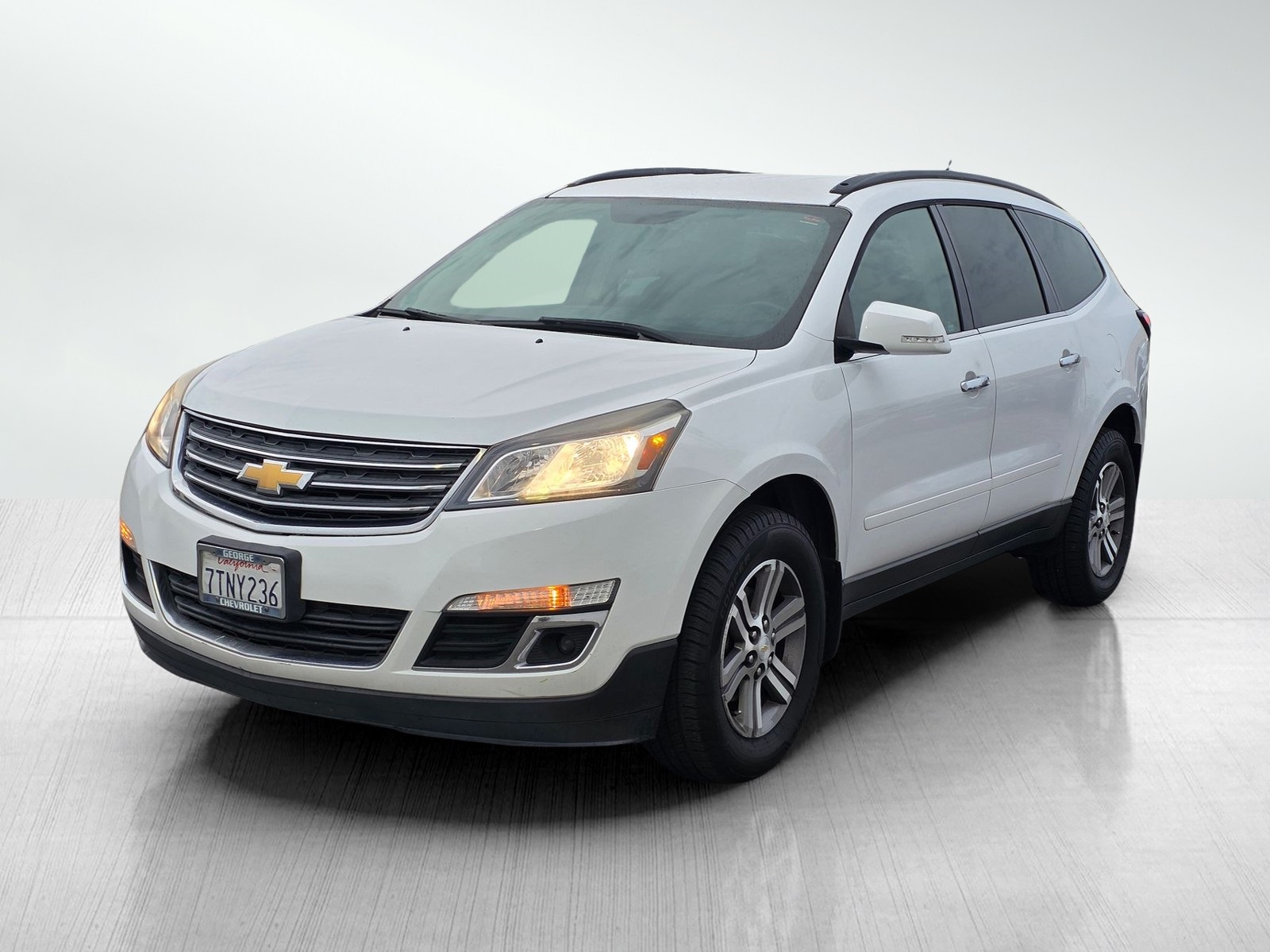 2017 Chevrolet Traverse 1LT photo 3