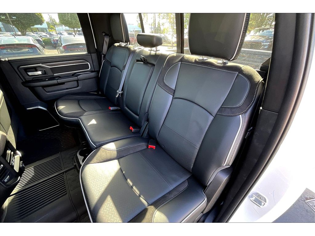 2025 Ram 2500 Laramie photo 9