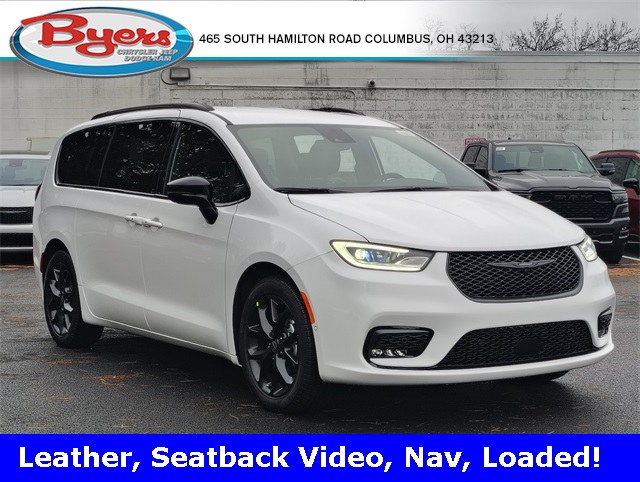 2026 Chrysler Pacifica Select's photo