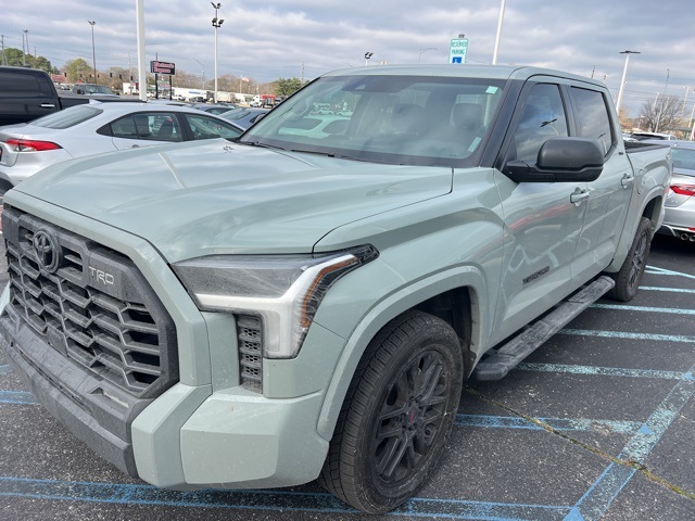 2024 Toyota Tundra SR5's photo