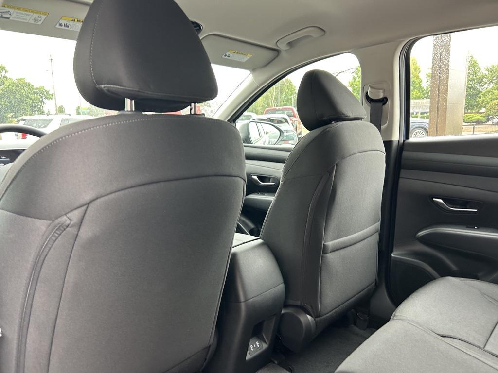 2025 Hyundai Tucson SE photo 22