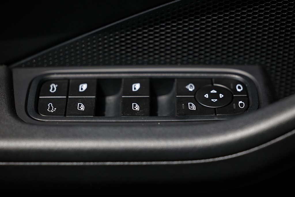 2024 Porsche Macan Electric 4 photo 14