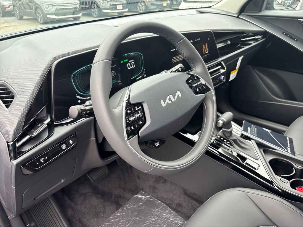 2025 Kia Niro EX photo 12