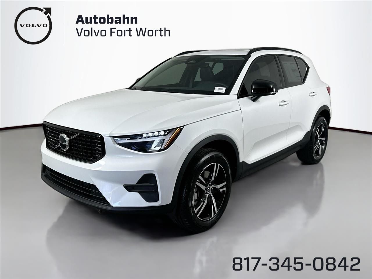 2026 Volvo XC40 Core's photo