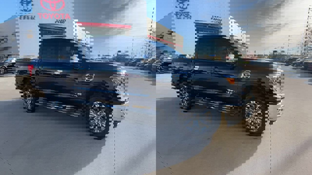 Used 2017 Nissan Titan SL with VIN 1N6AA1E57HN522745 for sale in Kansas City