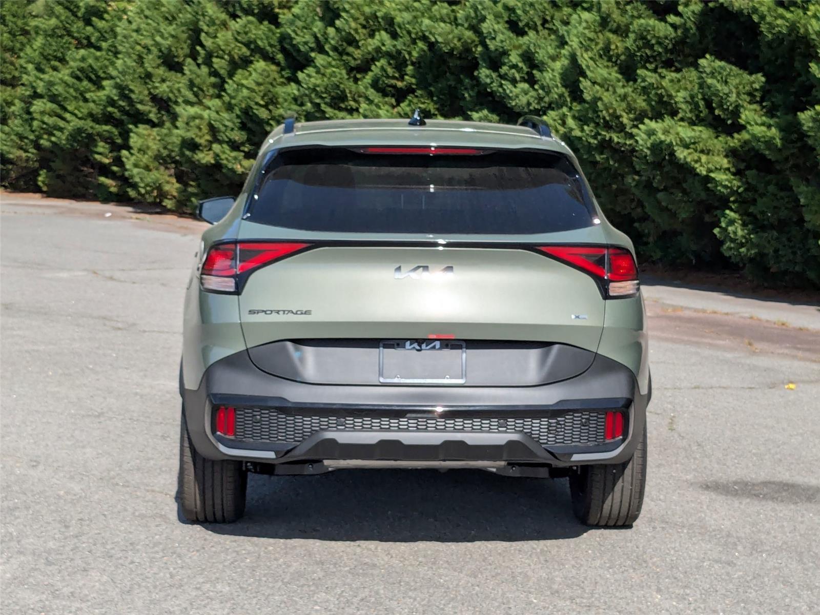 2025 Kia Sportage Plug-In Hybrid X-Line photo 8