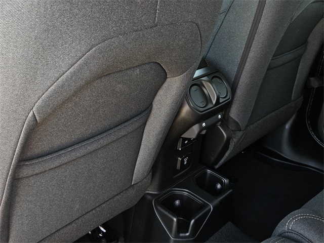 2025 Jeep Wrangler Sahara photo 11