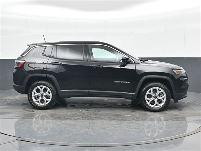2025 Jeep Compass Sport photo 3