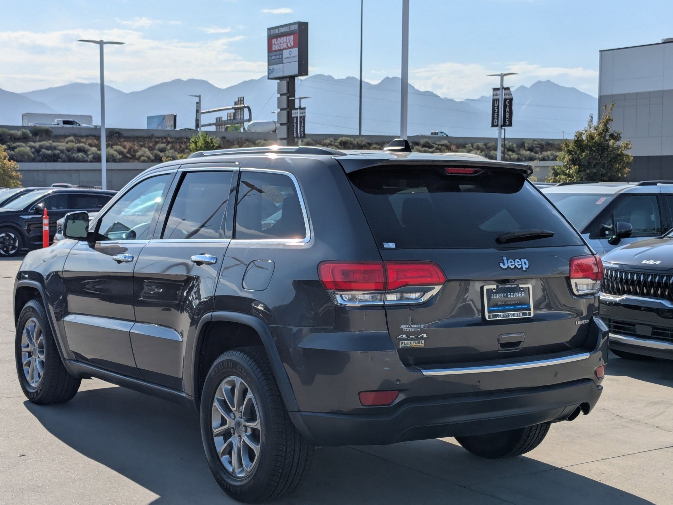 2015 Jeep Grand Cherokee Limited photo 2