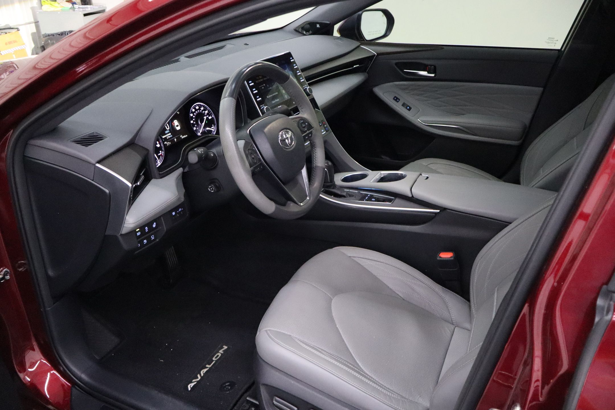 2019 Toyota Avalon Limited photo 25