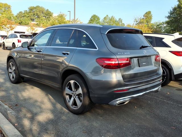 2018 Mercedes Benz GLC 300 4MATIC photo 2