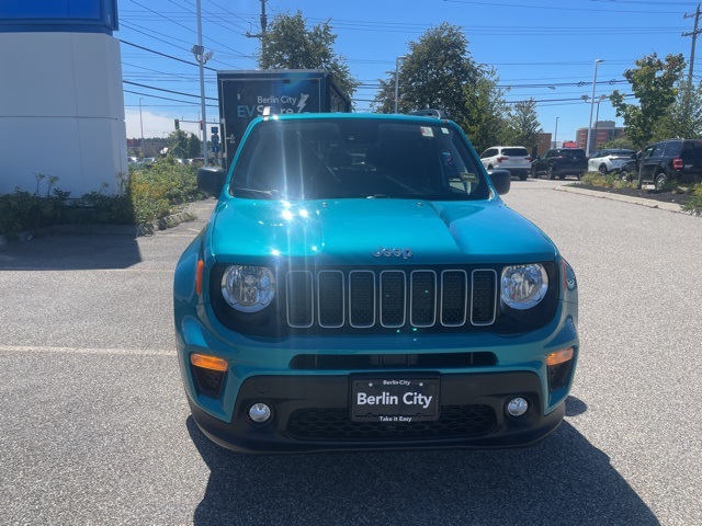 2022 Jeep Renegade Latitude photo 2