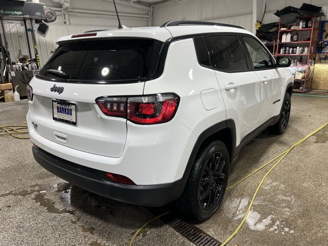 2026 Jeep Compass Latitude Altitude photo 3