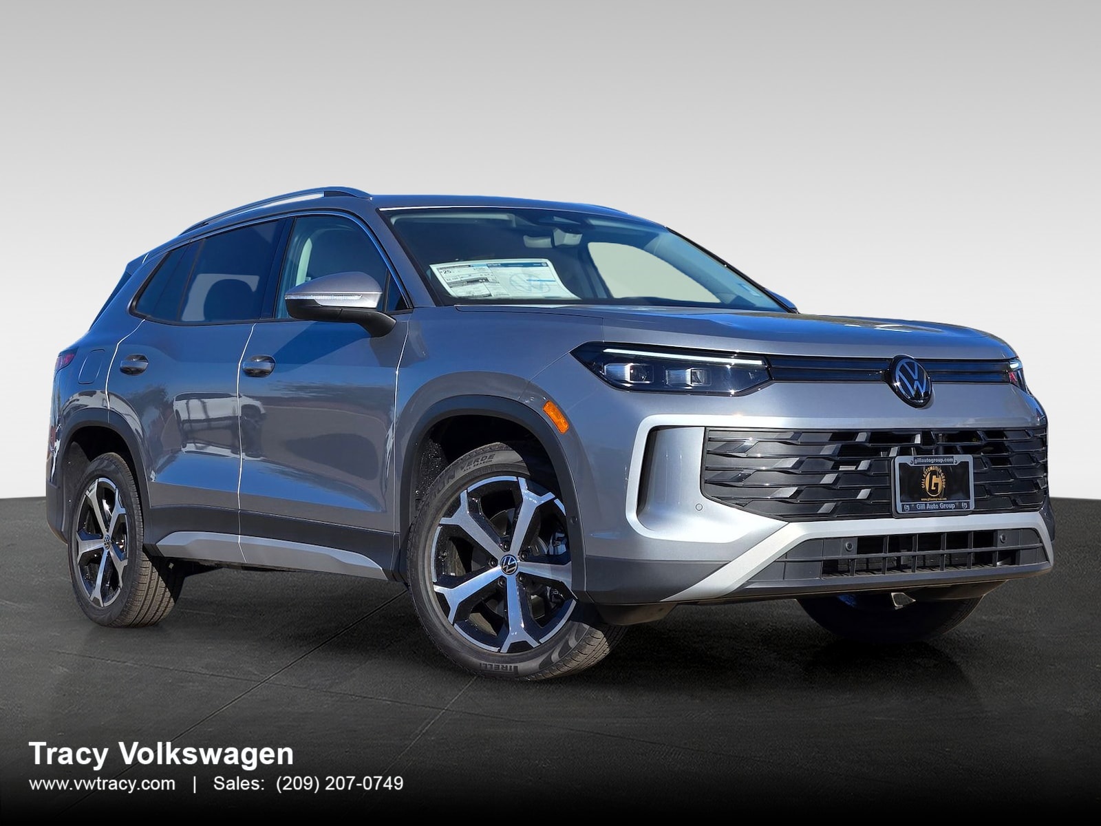 2025 Volkswagen Tiguan SE's photo